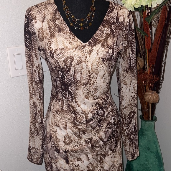 Guess Dress. - Picture 2 of 10